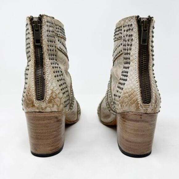 [Freebird by Steven] Natural Tan Nelle Studded Leather Embossed Ankle Boots Sz 7 - Picture 5 of 11